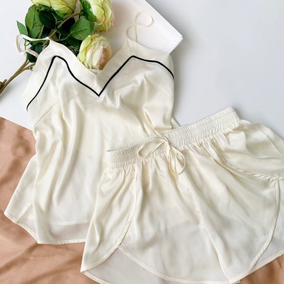 Bộ ngủ lụa cộc hai dây màu be sữa
