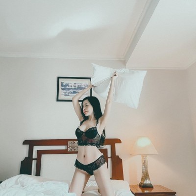 Set crop gọng vai cánh tiên màu đen 